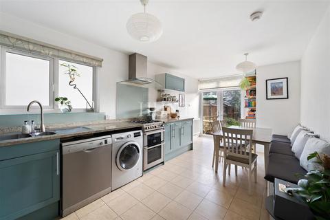 32 Barrett Road, London, E17 9ET