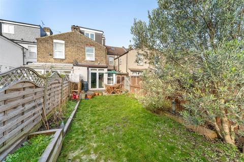 32 Barrett Road, London, E17 9ET
