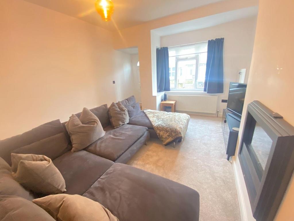 Willow Grove, Harrogate, HG1 2 bed house £950 pcm (£219 pw)