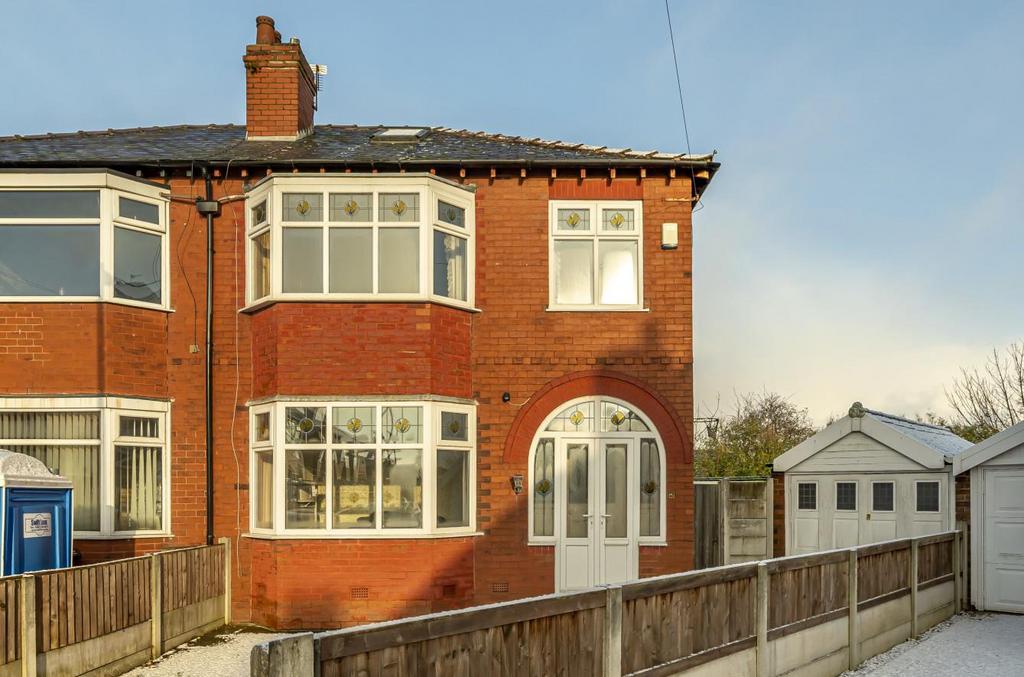 Maldon Drive, Monton, Manchester 3 bed semidetached house for sale £