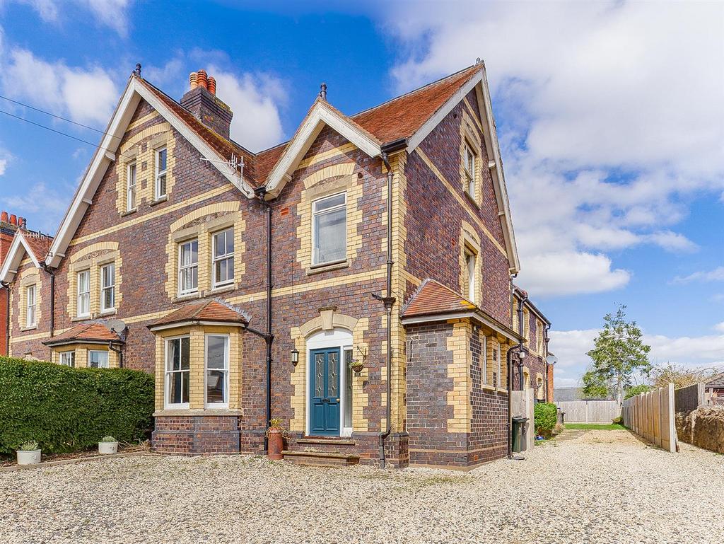 Victoria Park Road, Malvern 4 bed townhouse for sale £439,000