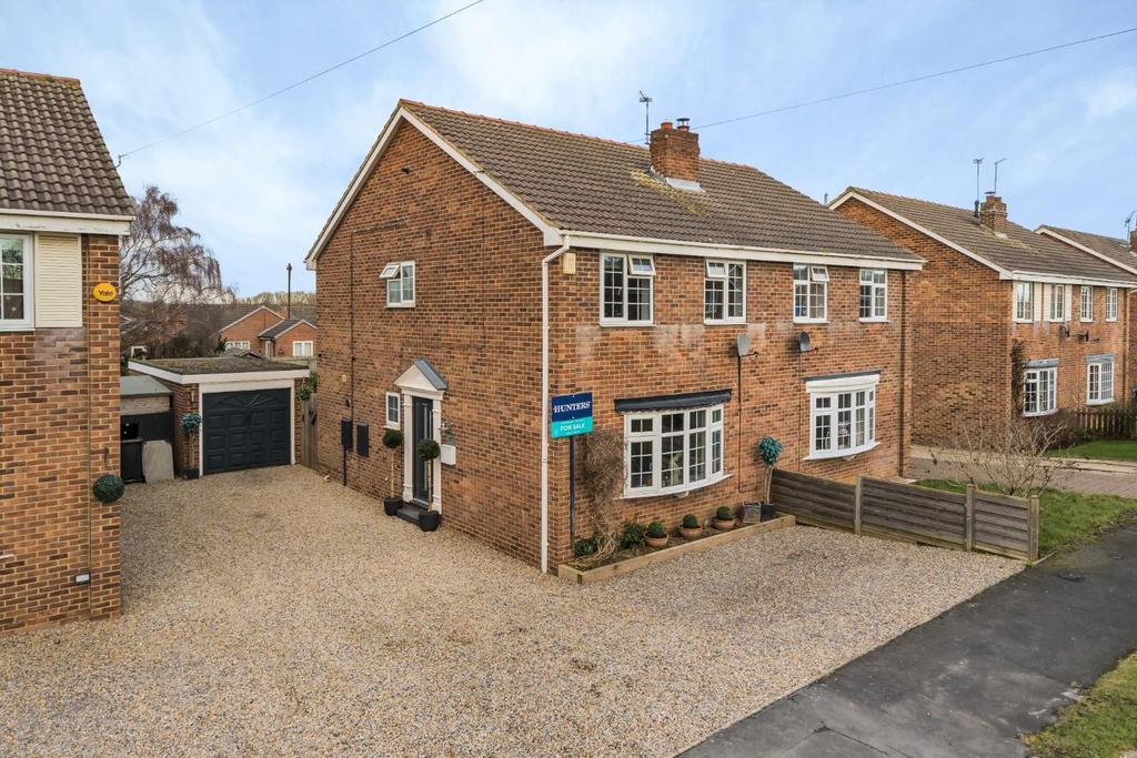 Fairfax Crescent, Tockwith, York 3 bed semidetached house £325,000