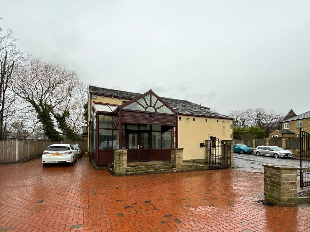 Newgate, Mirfield 5 bed apartment £700 pcm (£162 pw)