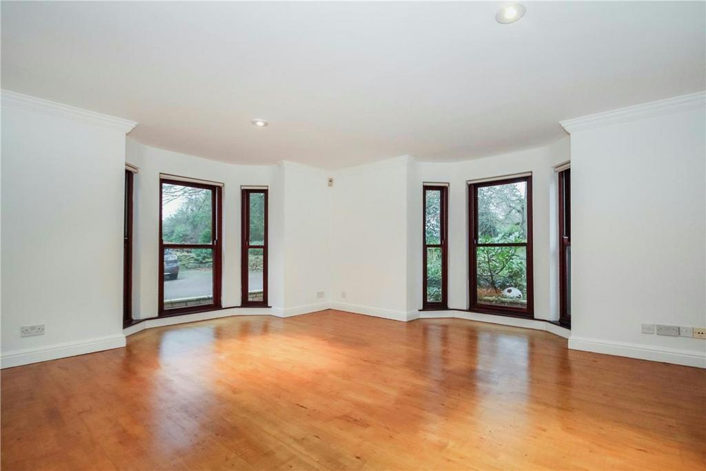 Lounge / Dining Room