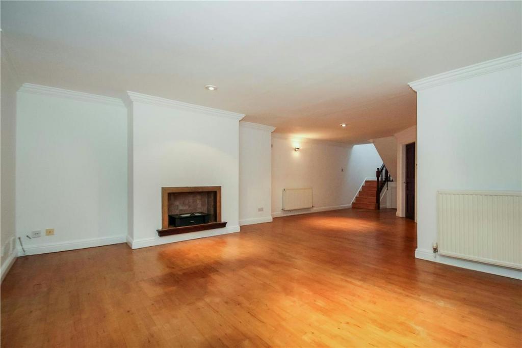 Lounge / Dining Room 2