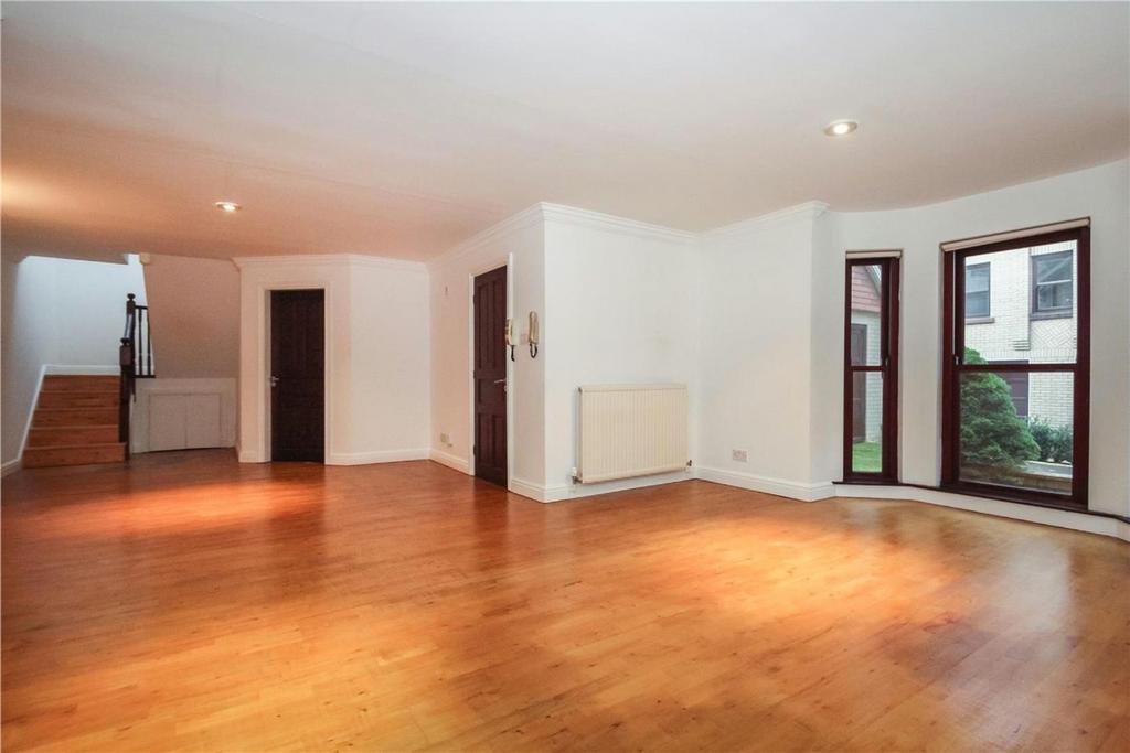 Lounge / Dining Room 3