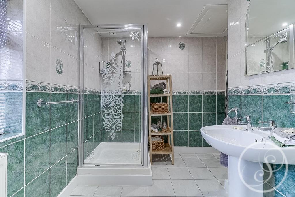 Ensuite
