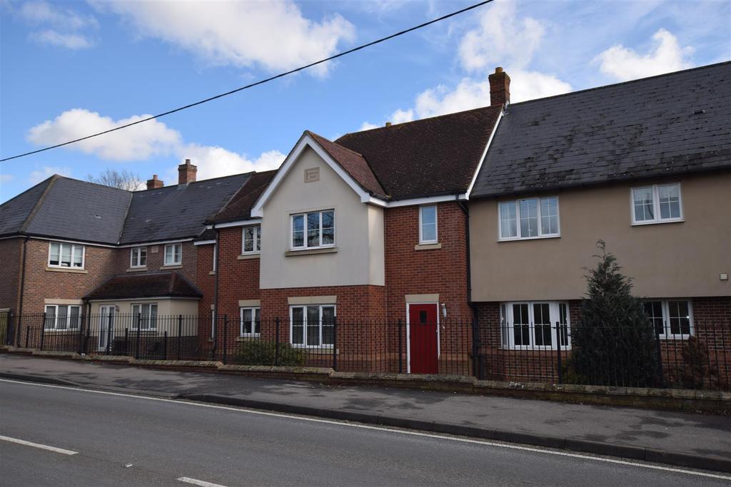 School Road, Great Totham, Maldon 2 bed apartment £235,000
