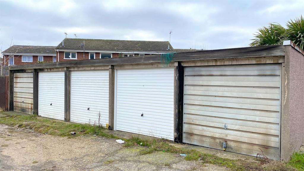 Candytuft Road, Springfield, Chelmsford Garage £13,000