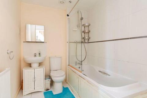35 Fremantle Way, Hayes, UB3 2FX