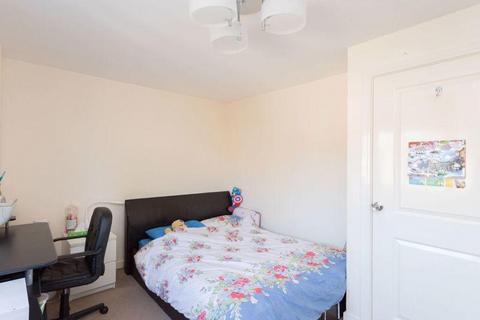 35 Fremantle Way, Hayes, UB3 2FX