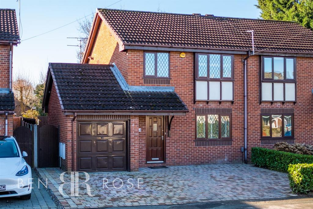 Slater Lane, Leyland 3 bed semidetached house £230,000