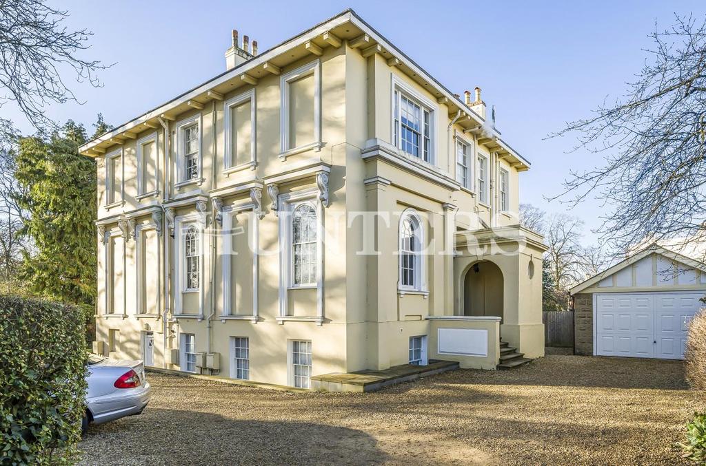 Lansdown Parade, Cheltenham 1 bed penthouse £240,000