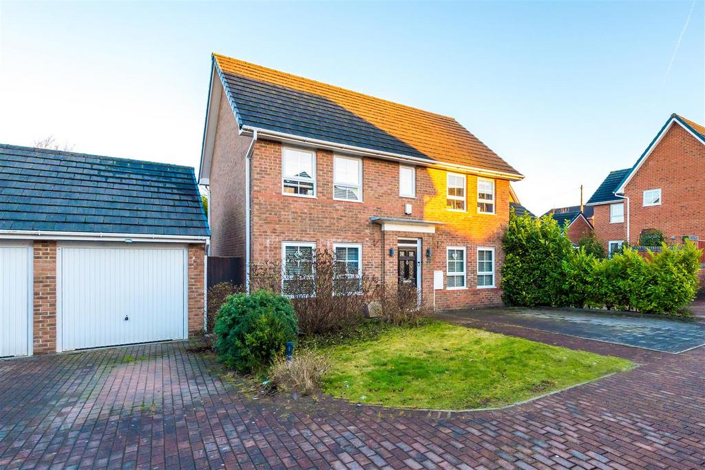 Cotton Close, Tyldesley, Manchester 4 bed detached house £325,000