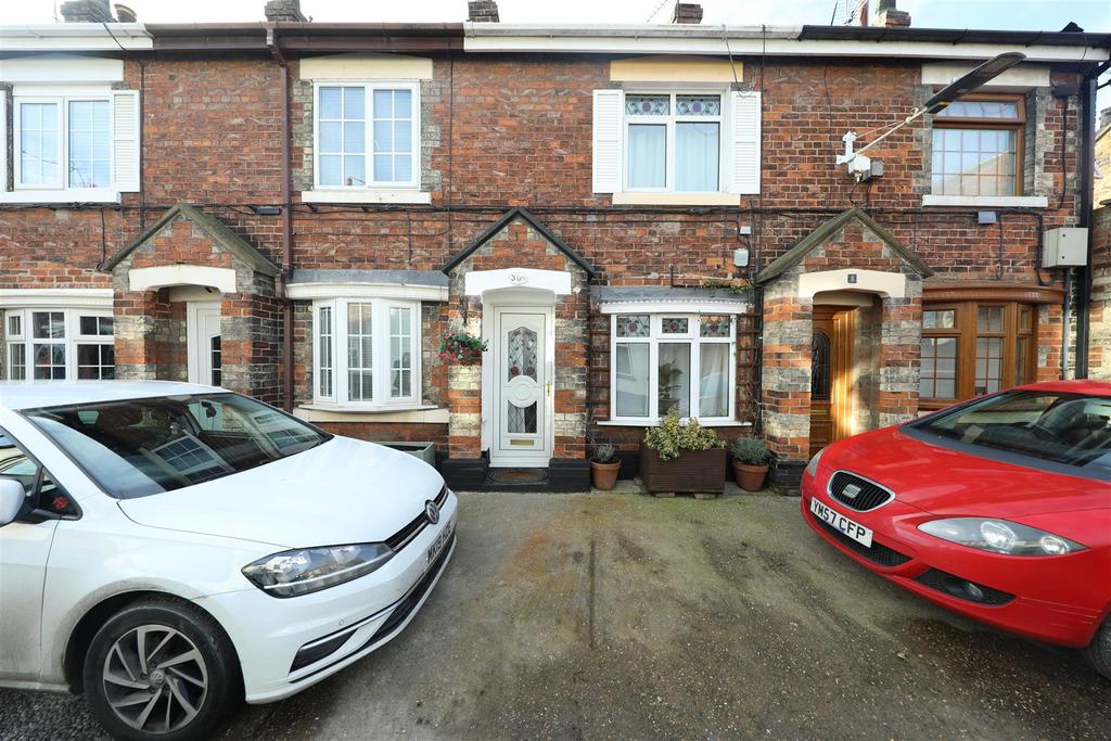 Albert Terrace, SuttonOnHull, Hull 2 bed terraced house £110,000