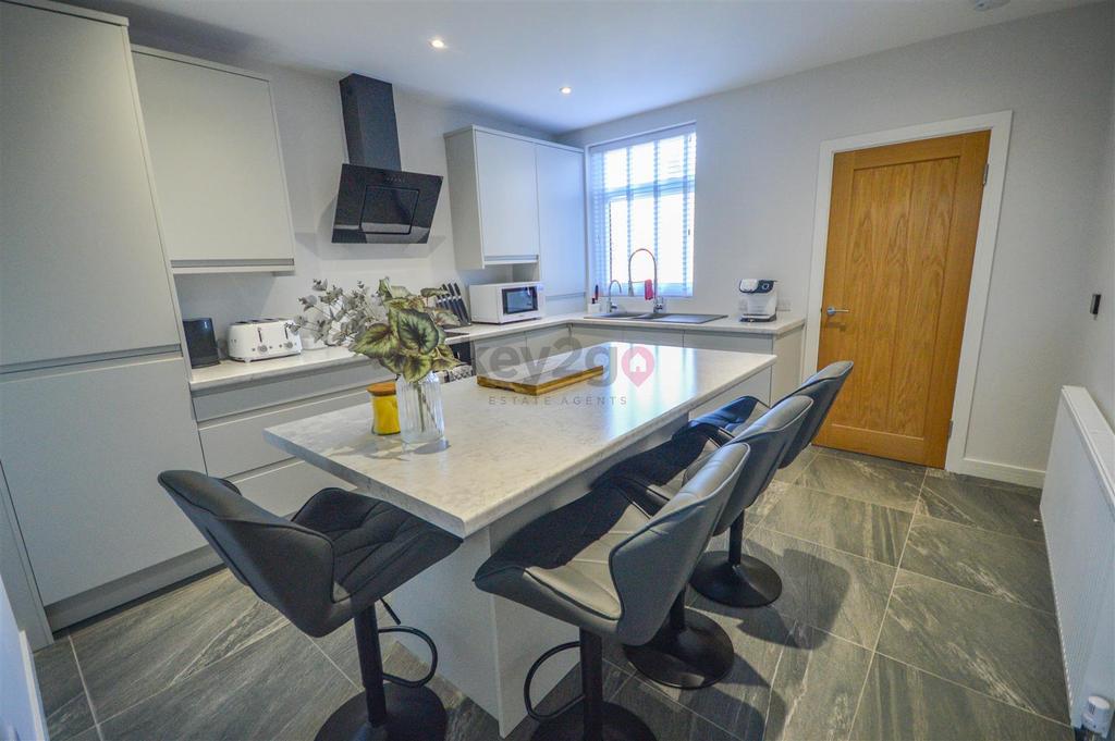 Bellhouse Lane, Staveley... 2 bed semidetached house £150,000
