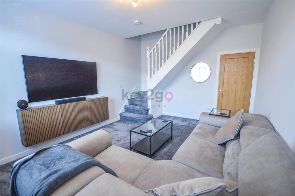 Bellhouse Lane, Staveley... 2 bed semidetached house £150,000