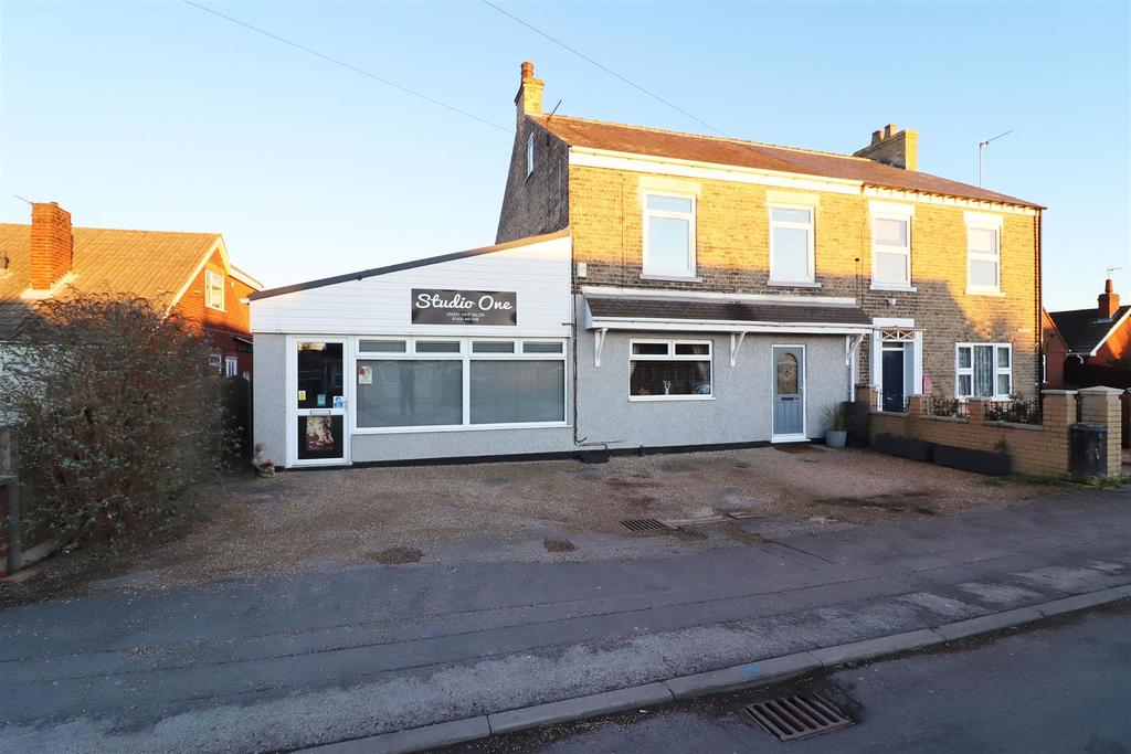 Station Road, Gilberdyke 3 bed semidetached house for sale £370,000