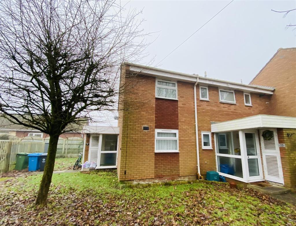 31 Dean Road, Wombourne 2 bed apartment to rent £675 pcm (£156 pw)