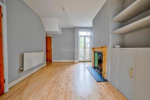 2 bedroom terraced house for sale - Bloom Street, Cardiff