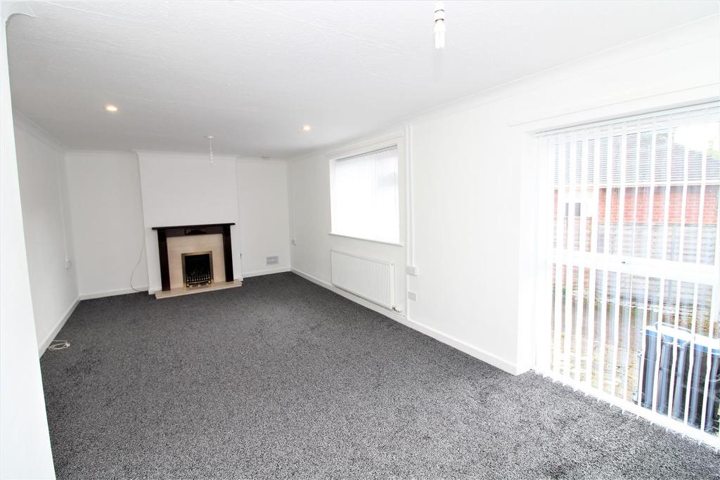 Hollyfield, Gresford, Wrexham 3 bed detached bungalow £1,200 pcm (£