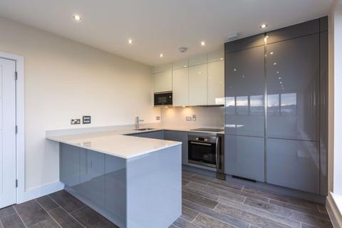 2 bedroom apartment to rent - Lyons Crescent, Tonbridge TN9 1EX