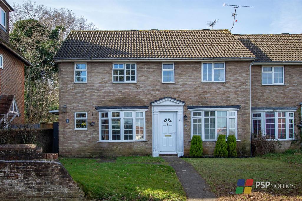 Cleveland Gardens, Burgess Hill 3 bed end of terrace house £389,950