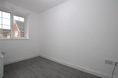 3 bedroom end of terrace house to rent - Pendragon Road, Bromley