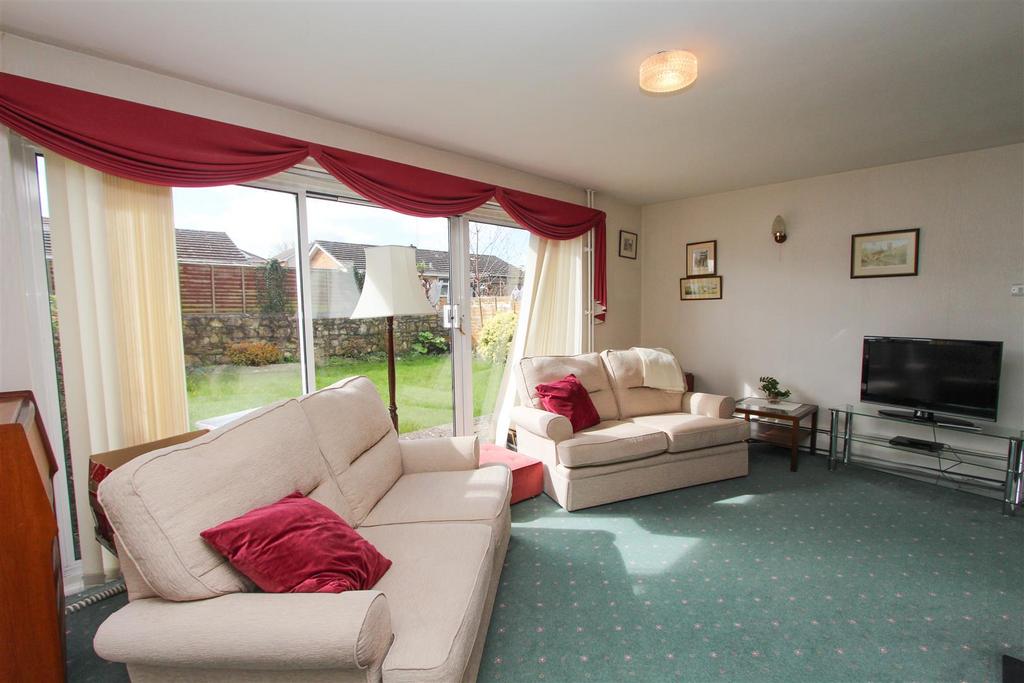Torridge Road, Keynsham, Bristol 3 bed semidetached house £380,000