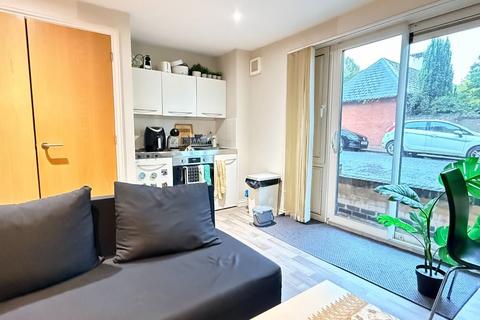 1 bedroom flat to rent, Auckland Road, Cambridge