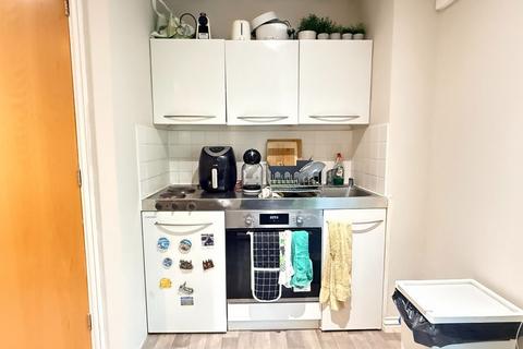 1 bedroom flat to rent, Auckland Road, Cambridge