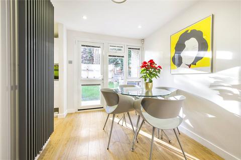 28, Park Court Park Road, New Malden, KT3 5AE
