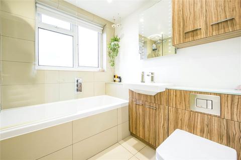 28, Park Court Park Road, New Malden, KT3 5AE