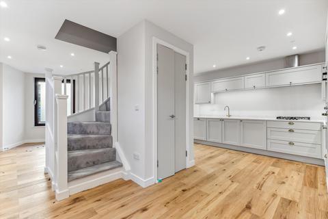 2 bedroom flat for sale - Battersea High Street, London, SW11