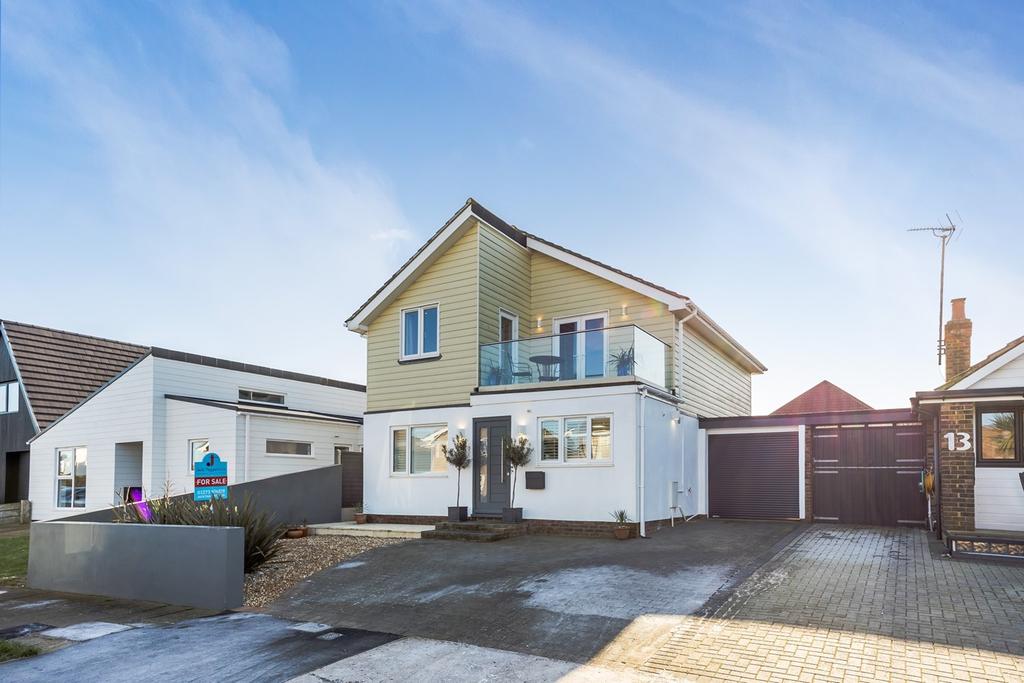 East Meadway, ShorehambySea, BN43 4 bed detached house £900,000