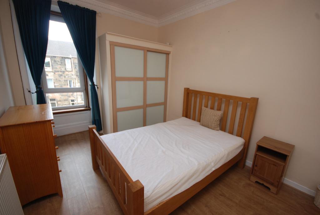 Ettrick Place, Glasgow, Glasgow, G43 1 bed flat £750 pcm (£173 pw)