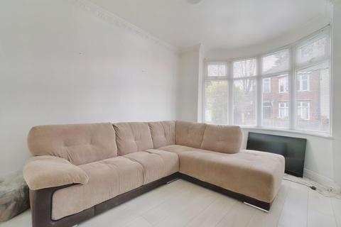 3 bedroom end of terrace house for sale - Nesham Avenue, Middlesbrough, TS5