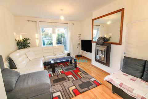 4 bedroom semi-detached house for sale - Cromwell Drive, Slough