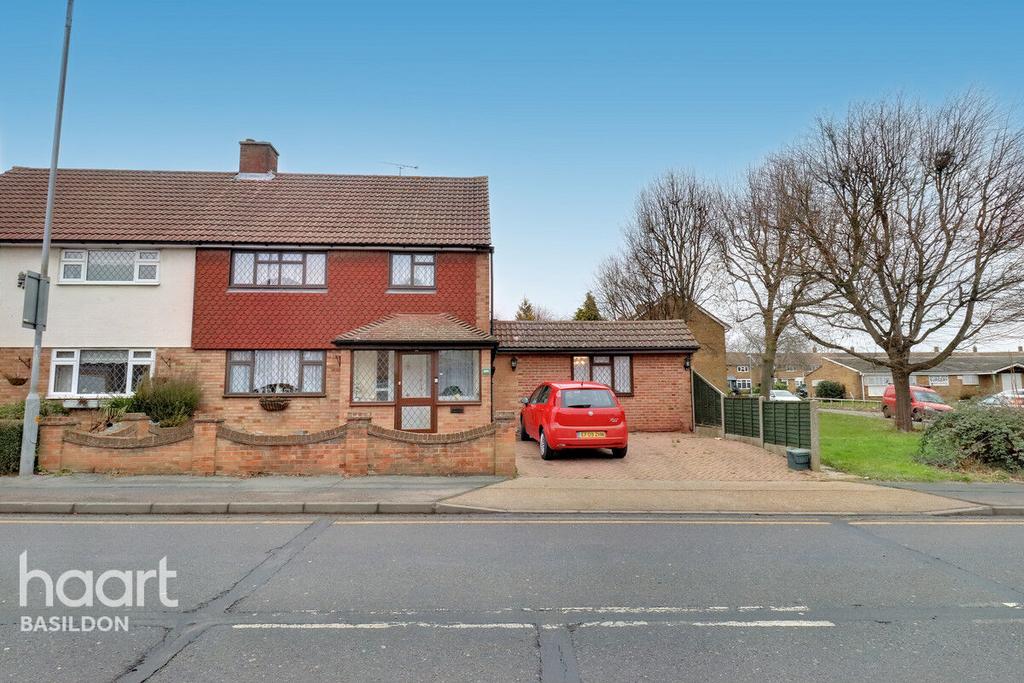 Whitmore Way, Basildon 3 bed semidetached house for sale £400,000