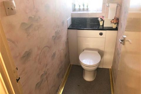 16 Lower Tail, Carpenders Park, Watford, WD19 5DD