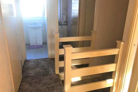 16 Lower Tail, Carpenders Park, Watford, WD19 5DD