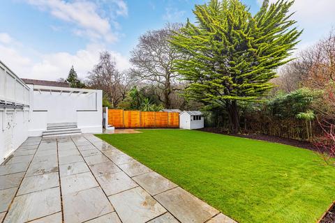 5 bedroom detached house for sale, Elphinstone Road, Highcliffe, Dorset. BH23 5LL