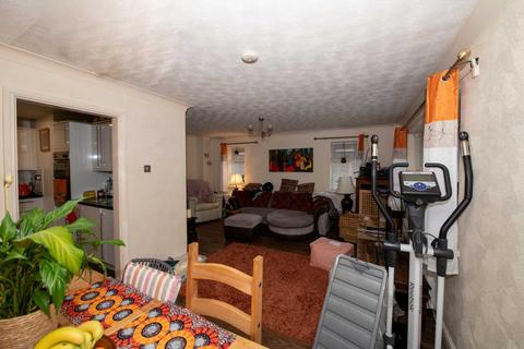 21 Broadstone Close, Prestwich, Manchester, M25 9QA