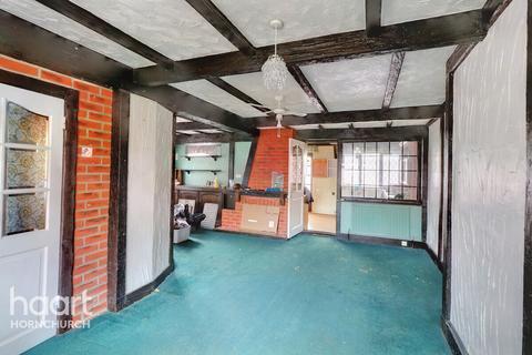 289 Warren Drive, Hornchurch, RM12 4PW