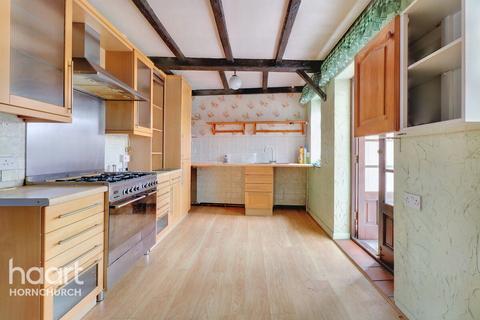 289 Warren Drive, Hornchurch, RM12 4PW