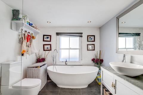 34 South Western Road, Twickenham, TW1 1LQ