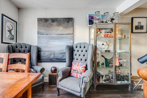 34 South Western Road, Twickenham, TW1 1LQ