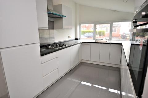 3 bedroom semi-detached house to rent, Forester Hill Avenue, Bolton, BL3