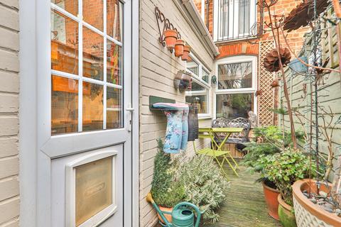 50 Beckside, Beverley, HU17 0PD