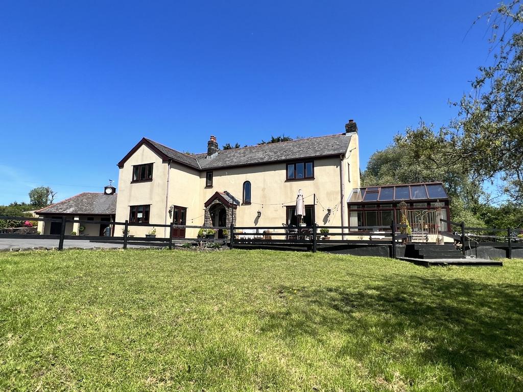 Heol Y Capel, Foelgastell, Llanelli, Carmarthenshire. 4 bed detached